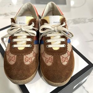 Gucci kids sneakers, size 1 (32). Only worn a few times for special occasions.